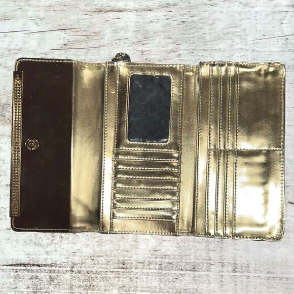 Steven Madden Floral Logobar Triofold Womens Wallet - Picture 2 of 4